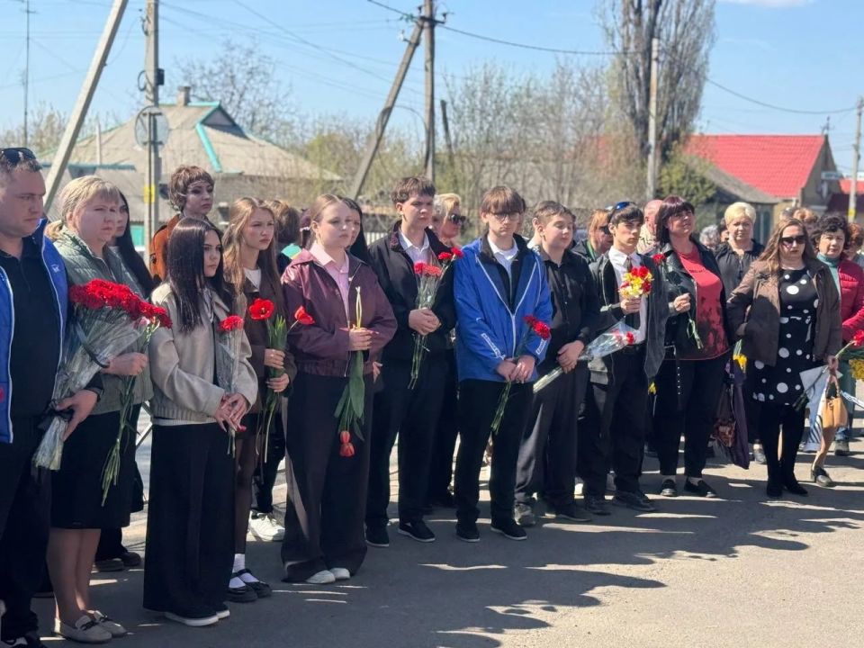 Уважаемые краснолучане, коллеги, братья по оружию! Уважаемые краснолучане, коллеги, братья по оружию!