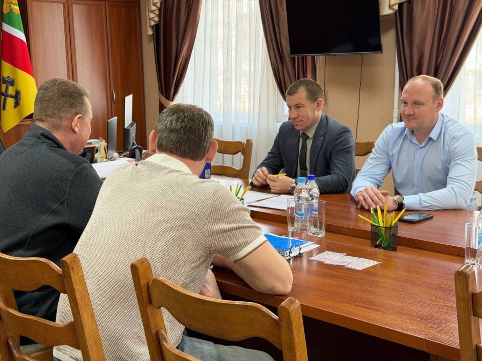 Сергей Колягин: Первомайск с рабочим визитом посетил министр транспорта Калужской области Александр Шпиренко Сергей Колягин: Первомайск с рабочим визитом посетил министр транспорта Калужской области Александр Шпиренко