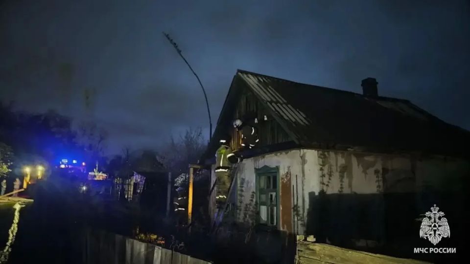 Мужчина остался без дома из-за оставленной без присмотра печи в Стаханове Мужчина остался без дома из-за оставленной без присмотра печи в Стаханове