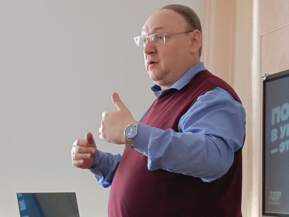 ЕГО ЦИТИРУЮТ ДАЖЕ ТЕ, КТО НЕ СМОТРЕЛ НОВОСТИ ЕГО ЦИТИРУЮТ ДАЖЕ ТЕ, КТО НЕ СМОТРЕЛ НОВОСТИ