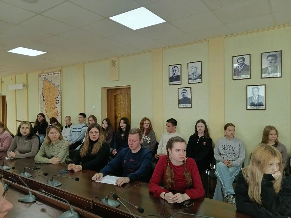 Сегодня в Ровеньках прошла встреча с волонтерами, готовыми внести свой вклад в преображение родного города Сегодня в Ровеньках прошла встреча с волонтерами, готовыми внести свой вклад в преображение родного города
