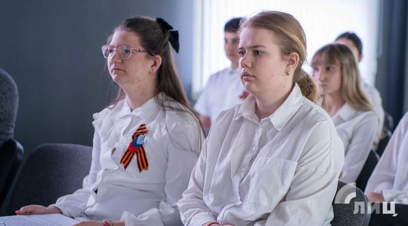 Школьники и студенты ЛНР присоединились ко всероссийской акции «Наши семейные книги памяти», в рамках которой делятся историями о родственниках, участвовавших в Великой Отечественной войне Школьники и студенты ЛНР присоединились ко всероссийской акции «Наши семейные книги памяти», в рамках которой делятся историями о родственниках, участвовавших в Великой Отечественной войне
