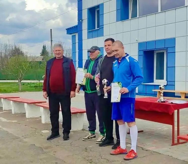 В Меловом состоялся Кубок по мини-футболу, посвященный Дню космонавтики В Меловом состоялся Кубок по мини-футболу, посвященный Дню космонавтики