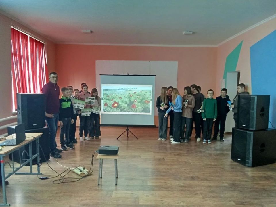 Первоцветы родного края и их роль в экосистеме: обучающимся Великоцкой средней школы рассказали о раннецветущих растениях Луганского природного заповедника Первоцветы родного края и их роль в экосистеме: обучающимся Великоцкой средней школы рассказали о раннецветущих растениях Луганского природного заповедника