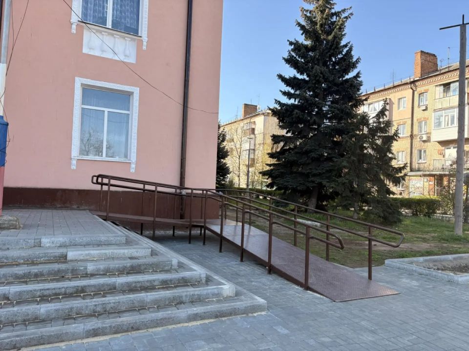 В Лутугинском доме культуры сделают капитальный ремонт В Лутугинском доме культуры сделают капитальный ремонт