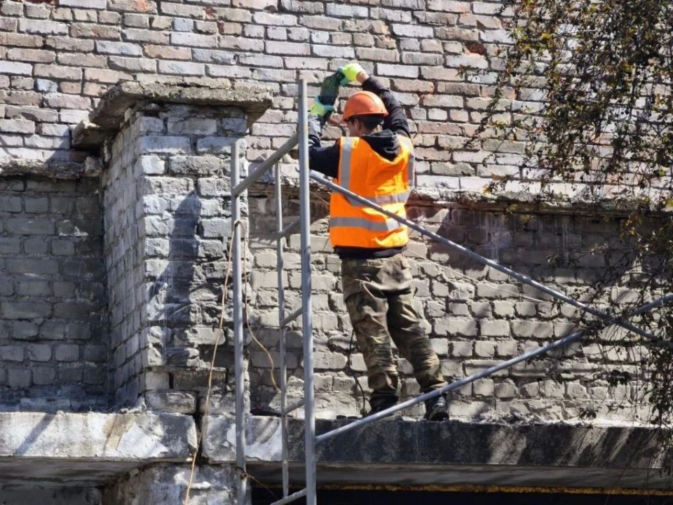 В Кировском историко-художественном музее продолжается ремонт в рамках нацпроекта «Семья» В Кировском историко-художественном музее продолжается ремонт в рамках нацпроекта «Семья»