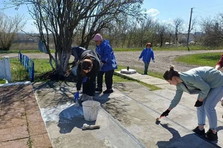 В Нагорном выполнен ремонт памятника погибшим воинам Великой Отечественной войны В Нагорном выполнен ремонт памятника погибшим воинам Великой Отечественной войны
