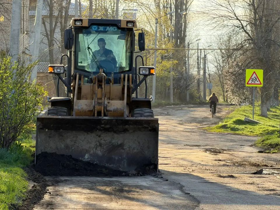 Продолжаем улучшать состояние дорожной сети нашего городского округа Продолжаем улучшать состояние дорожной сети нашего городского округа