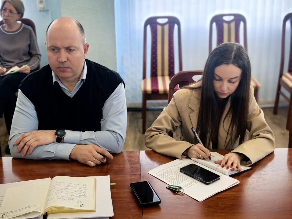Сегодня временно исполняющий полномочия Главы Краснодонского муниципального округа Анна Гончарова провела расширенное аппаратное совещание с руководителями структурных подразделений Администрации, а также начальниками... Сегодня временно исполняющий полномочия Главы Краснодонского муниципального округа Анна Гончарова провела расширенное аппаратное совещание с руководителями структурных подразделений Администрации, а также начальниками...