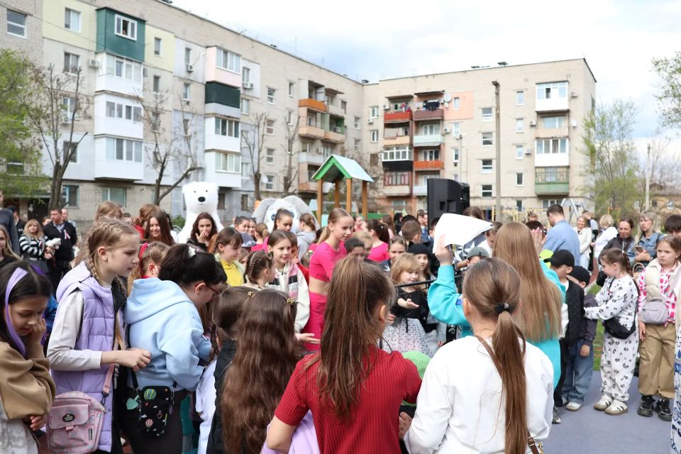 «С Россией вместе» в Счастье: праздник, конкурсы, угощения и десятки идей в народную программу «Единой России» «С Россией вместе» в Счастье: праздник, конкурсы, угощения и десятки идей в народную программу «Единой России»