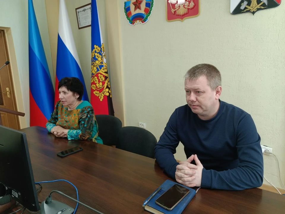 Сегодня в Ровеньках прошла встреча с волонтерами, готовыми внести свой вклад в преображение родного города Сегодня в Ровеньках прошла встреча с волонтерами, готовыми внести свой вклад в преображение родного города