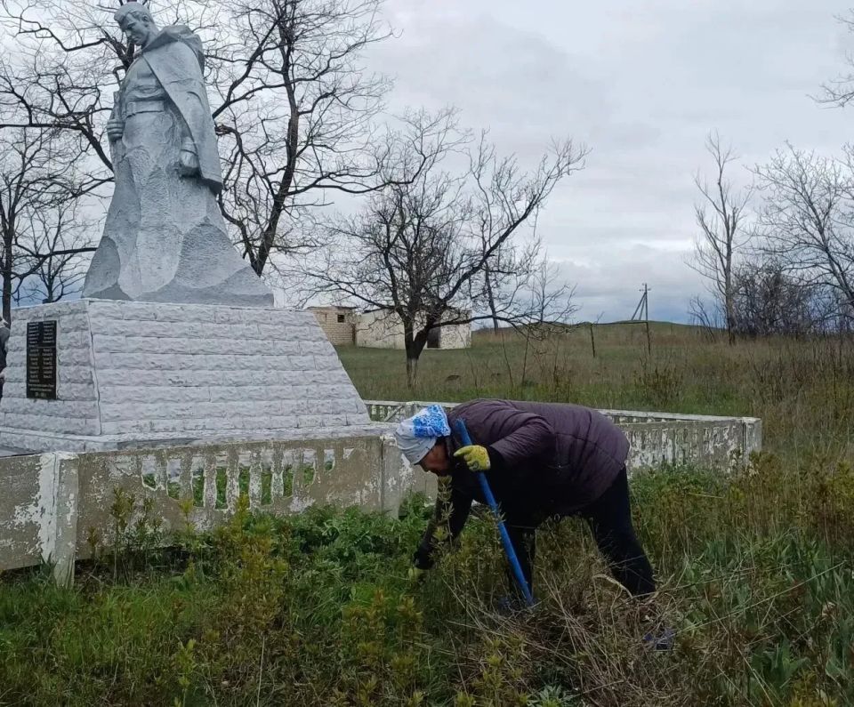 В Нагорном выполнен ремонт памятника погибшим воинам Великой Отечественной войны В Нагорном выполнен ремонт памятника погибшим воинам Великой Отечественной войны