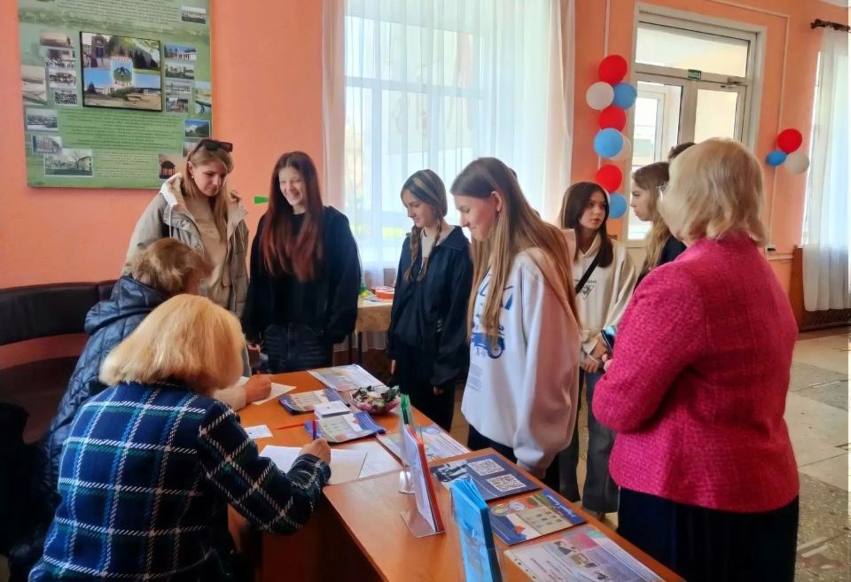В Брянковском колледже ЛГПУ состоялся Всероссийский День открытых дверей — масштабное образовательное событие, призванное познакомить абитуриентов с возможностями среднего профессионального образования в различных сферах В Брянковском колледже ЛГПУ состоялся Всероссийский День открытых дверей — масштабное образовательное событие, призванное познакомить абитуриентов с возможностями среднего профессионального образования в различных сферах
