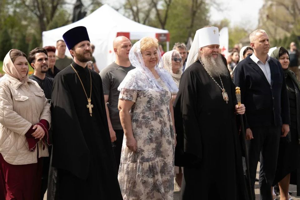 В Луганске в дни Пасхальных праздников прошел городской форум «Объединяй» В Луганске в дни Пасхальных праздников прошел городской форум «Объединяй»