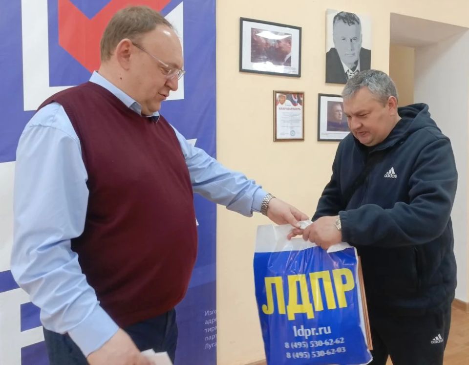 СДАЁШЬ КРОВЬ — ДАРИШЬ ЖИЗНЬ СДАЁШЬ КРОВЬ — ДАРИШЬ ЖИЗНЬ