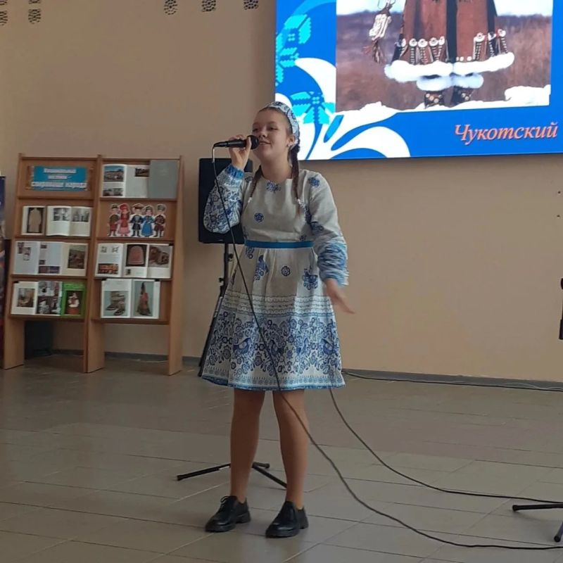 В библиотеке прошло мероприятие, посвященное Году Единства народов России В библиотеке прошло мероприятие, посвященное Году Единства народов России