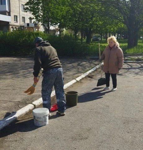 Давайте вместе сделаем наш город красивее и чище! Давайте вместе сделаем наш город красивее и чище!