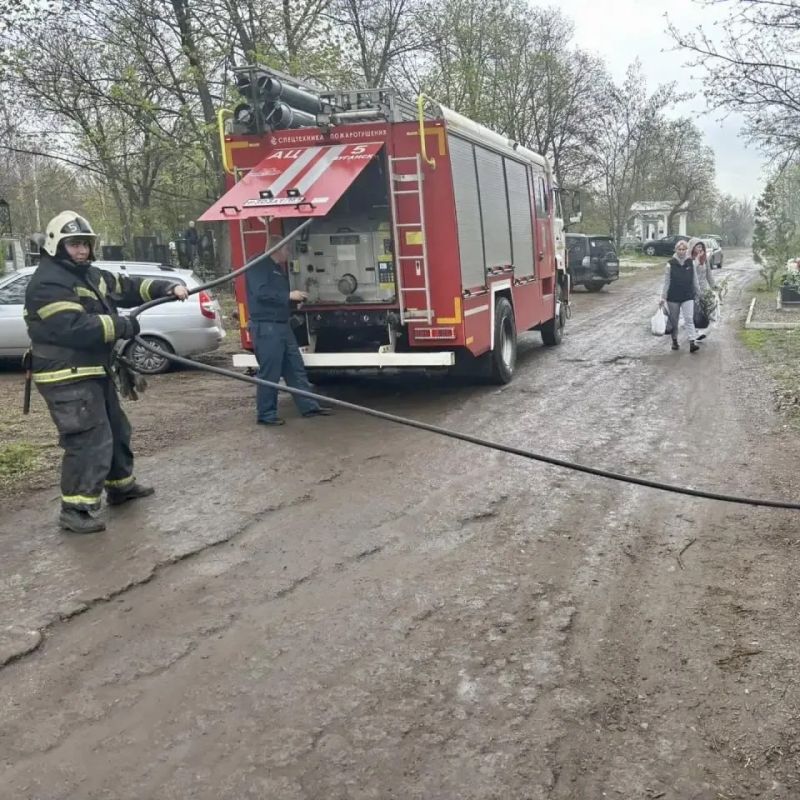 Полицейские заметили возгорание на кладбище и вызвали МЧС Полицейские заметили возгорание на кладбище и вызвали МЧС