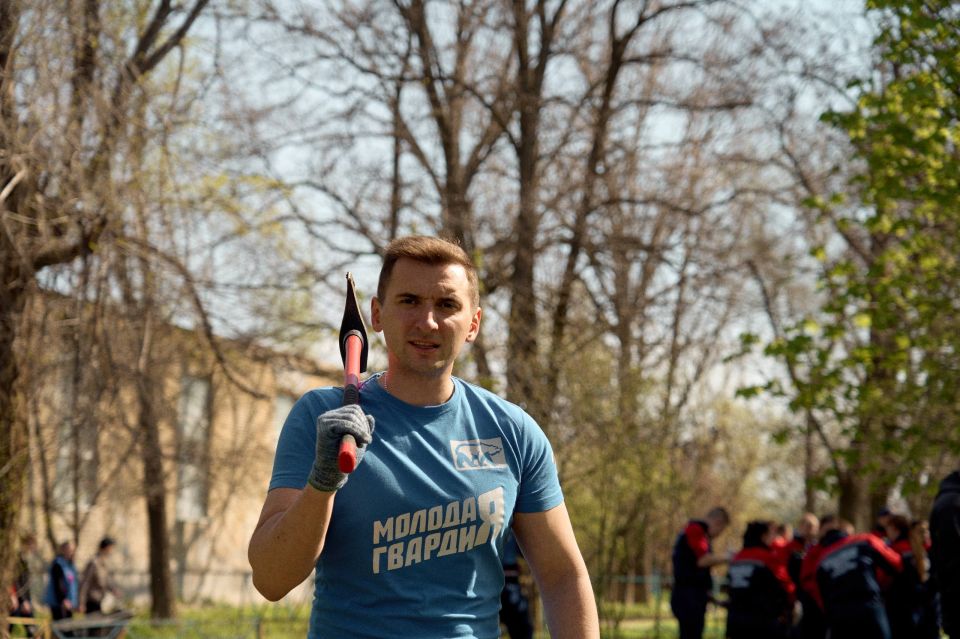 Молодая Гвардия за чистоту! Молодая Гвардия за чистоту!