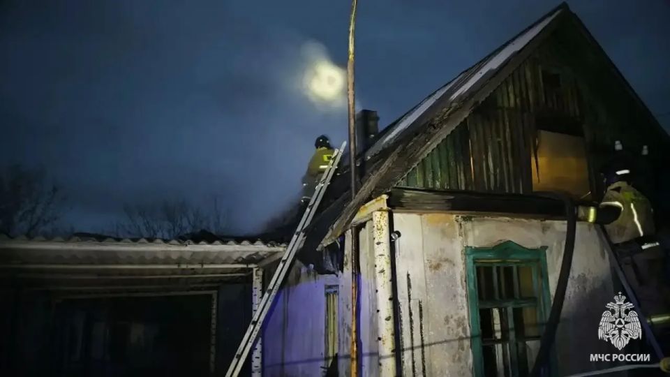 Мужчина остался без дома из-за оставленной без присмотра печи в Стаханове Мужчина остался без дома из-за оставленной без присмотра печи в Стаханове
