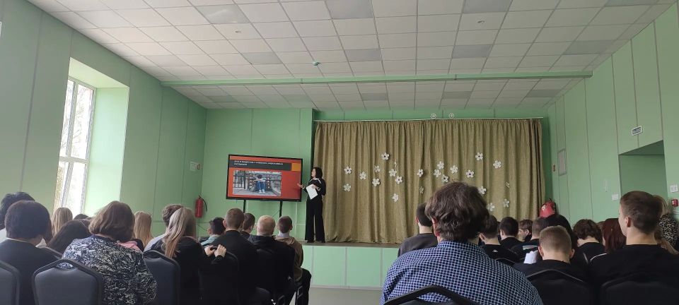 В Георгиевской средней школы №2 провели видеолектории о важном: профилактика суицидального и деструктивного поведения В Георгиевской средней школы №2 провели видеолектории о важном: профилактика суицидального и деструктивного поведения