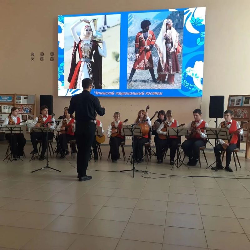 В библиотеке прошло мероприятие, посвященное Году Единства народов России В библиотеке прошло мероприятие, посвященное Году Единства народов России