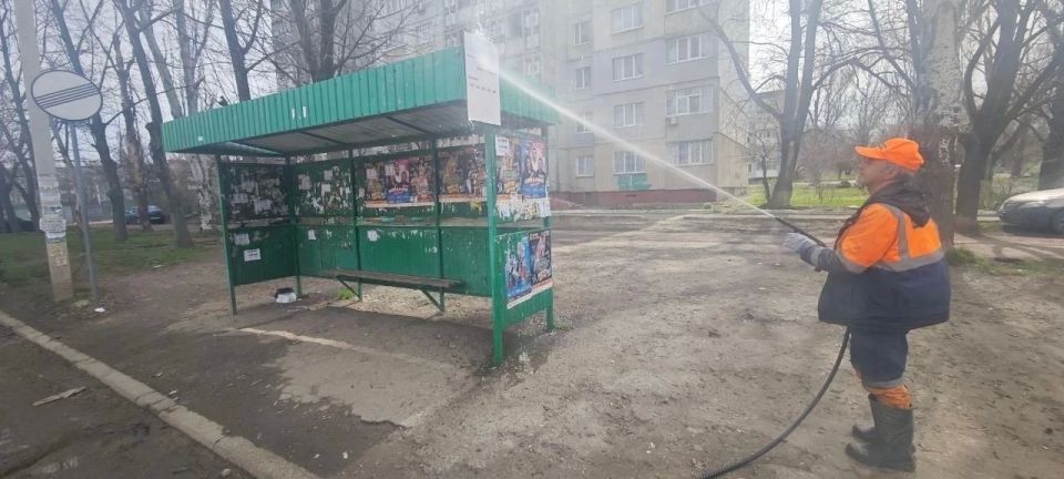 Первая тонна асфальтобетонной смеси уложена на улицах города Первая тонна асфальтобетонной смеси уложена на улицах города