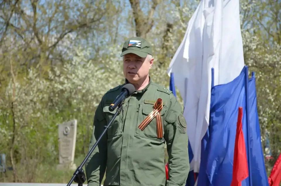 Останки 50 красноармейцев, павших в годы Великой Отечественной войны, захоронили в ЛНР Останки 50 красноармейцев, павших в годы Великой Отечественной войны, захоронили в ЛНР