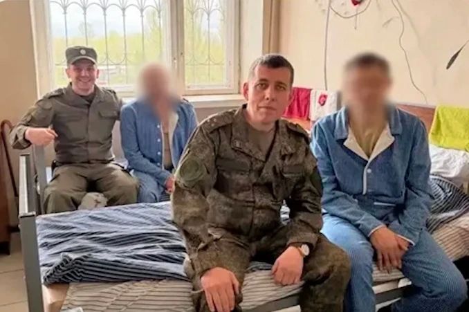 Офицеры Следственного комитета России посетили Луганскую Народную Республику в целях оказания гуманитарной помощи Офицеры Следственного комитета России посетили Луганскую Народную Республику в целях оказания гуманитарной помощи