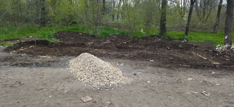 В пгт. Белореченский началось благоустройство мусорных площадок В пгт. Белореченский началось благоустройство мусорных площадок