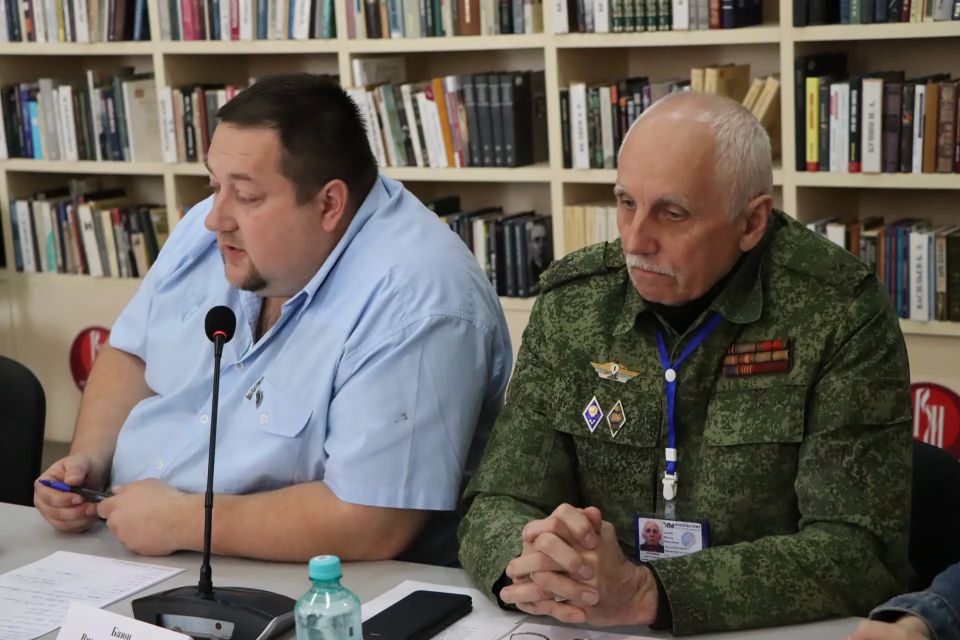 В Луганске прошёл круглый стол, посвящённый 40-летию аварии на Чернобыльской АЭС В Луганске прошёл круглый стол, посвящённый 40-летию аварии на Чернобыльской АЭС