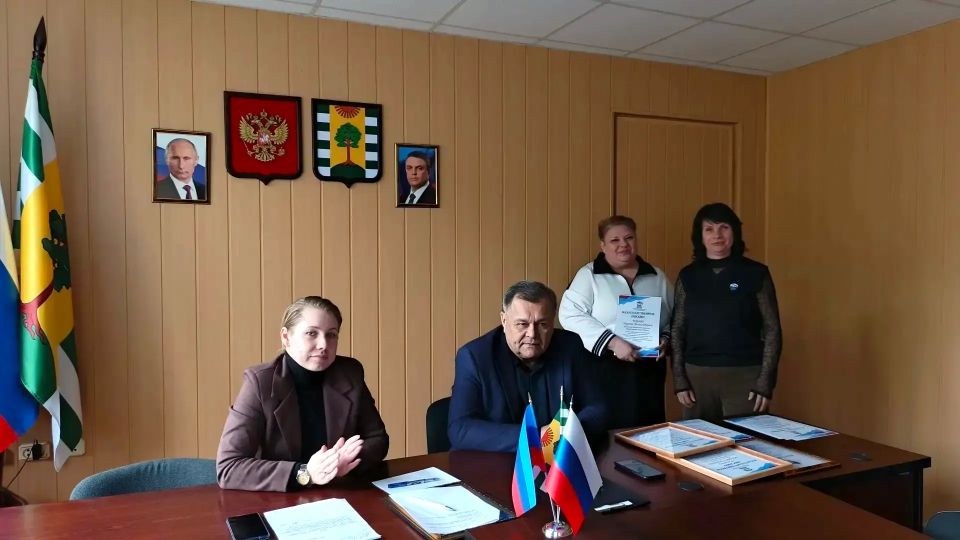 В администрации прошла церемония награждения муниципальных служащих в честь Дня местного самоуправления В администрации прошла церемония награждения муниципальных служащих в честь Дня местного самоуправления