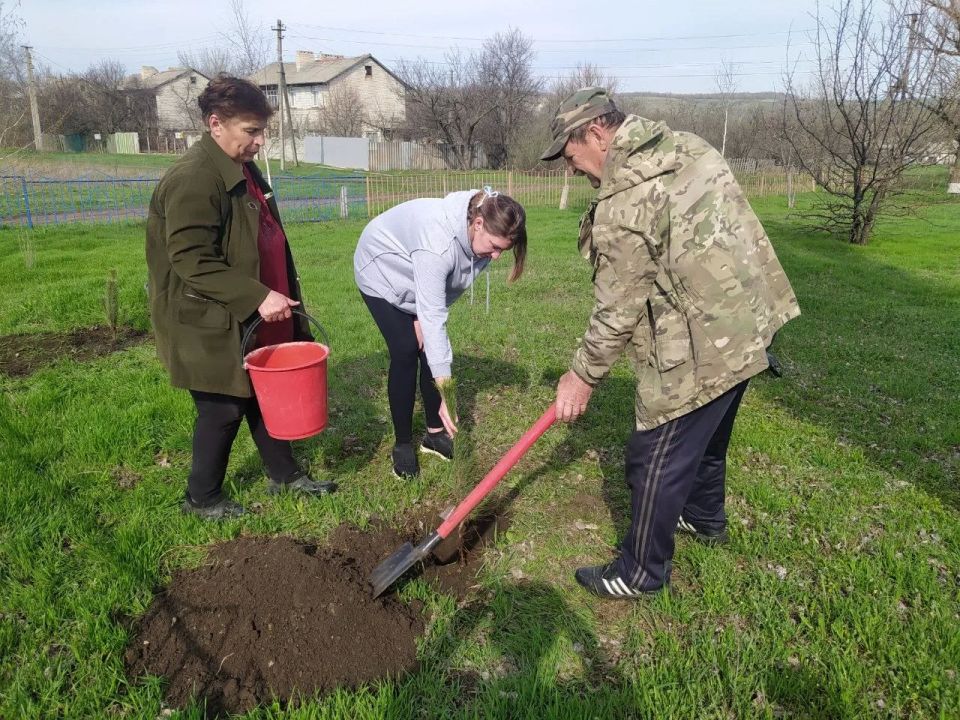 В селе Давыдо-Никольское почтили память героев В селе Давыдо-Никольское почтили память героев