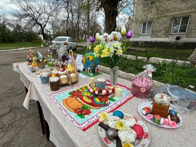 В жилмассиве Замковка, в рамках проекта "Культура малой Родины" партии "Единая Россия" прошло мероприятие, ставшее уже традиционным для центра культуры и досуга города Брянки- клубные учреждения нашего города соревновались в... В жилмассиве Замковка, в рамках проекта "Культура малой Родины" партии "Единая Россия" прошло мероприятие, ставшее уже традиционным для центра культуры и досуга города Брянки- клубные учреждения нашего города соревновались в...