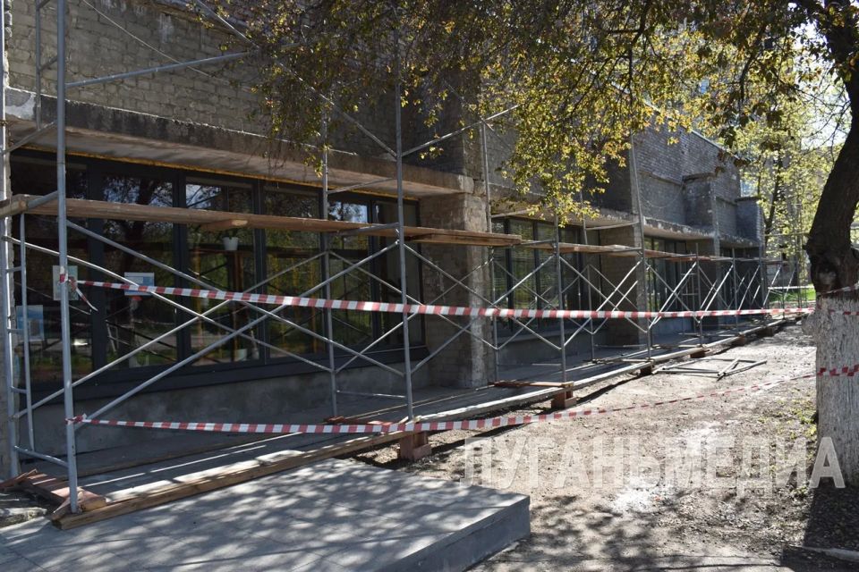В Кировске приступили ко второму этапу капитального ремонта здания городского музея В Кировске приступили ко второму этапу капитального ремонта здания городского музея