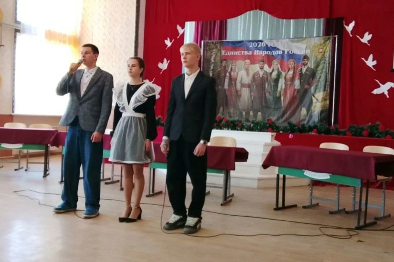 В Червонопартизанской СШ №1 открыли четыре Парты Героя В Червонопартизанской СШ №1 открыли четыре Парты Героя