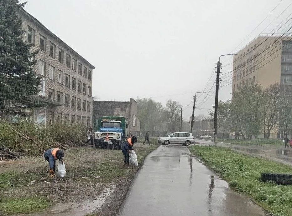 Коммунальными службами проведены работы на территории города Коммунальными службами проведены работы на территории города