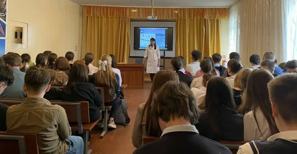 В Лутугинской средней школе №1 прошла лекция «Твое здоровье - в твоих руках» В Лутугинской средней школе №1 прошла лекция «Твое здоровье - в твоих руках»