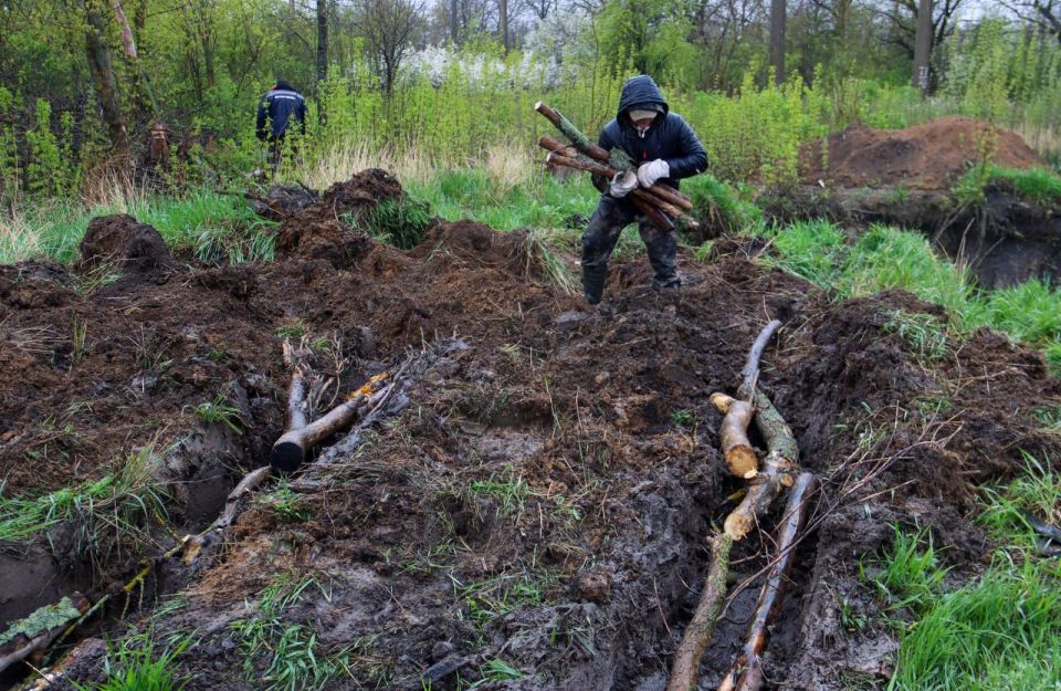 Порыв на магистральном водоводе оставил без воды 14 тысяч абонентов Порыв на магистральном водоводе оставил без воды 14 тысяч абонентов