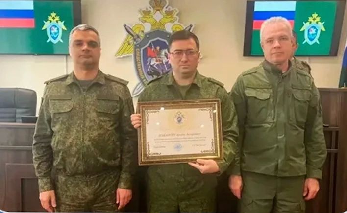 Офицеры Следственного комитета России посетили Луганскую Народную Республику в целях оказания гуманитарной помощи Офицеры Следственного комитета России посетили Луганскую Народную Республику в целях оказания гуманитарной помощи