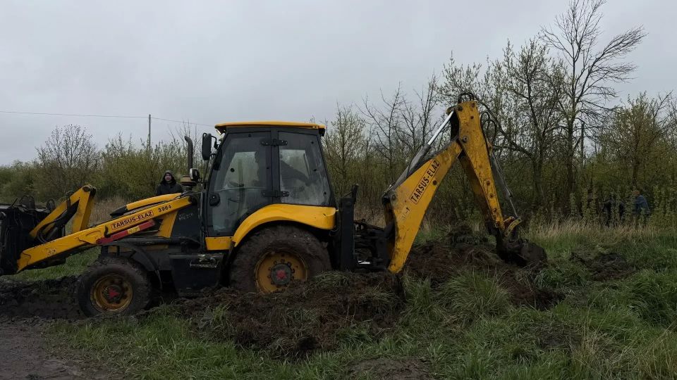 «Лугансквода» чинит порыв на водоводе - без воды более 14 тысяч жителей ЛНР «Лугансквода» чинит порыв на водоводе - без воды более 14 тысяч жителей ЛНР