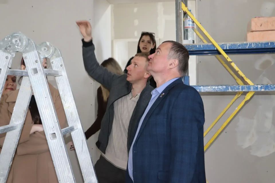 В Ирмино ремонтируют Центр культуры по народной программе Единой России В Ирмино ремонтируют Центр культуры по народной программе Единой России