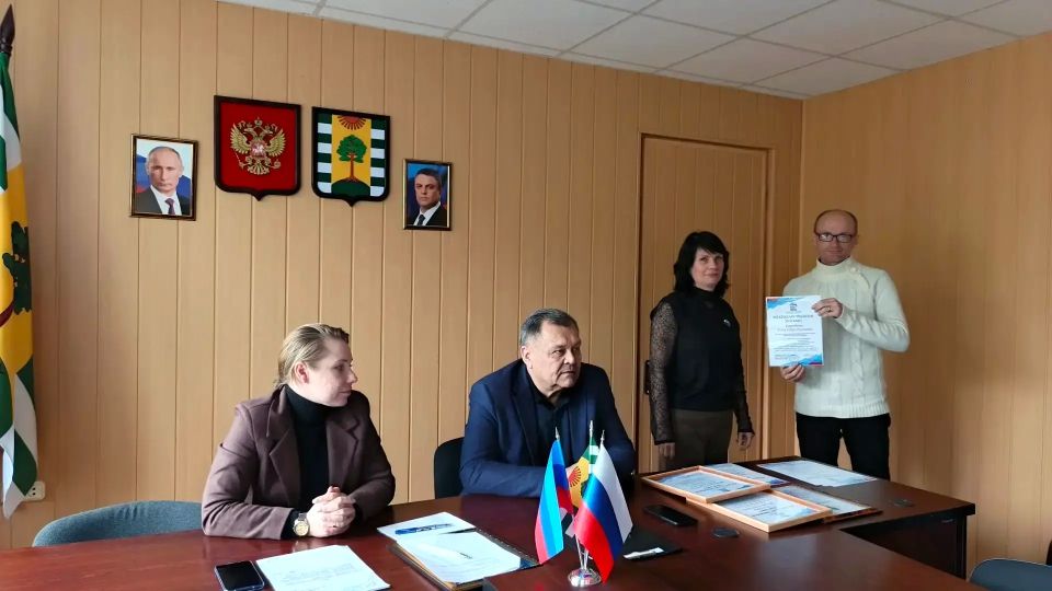 В администрации прошла церемония награждения муниципальных служащих в честь Дня местного самоуправления В администрации прошла церемония награждения муниципальных служащих в честь Дня местного самоуправления