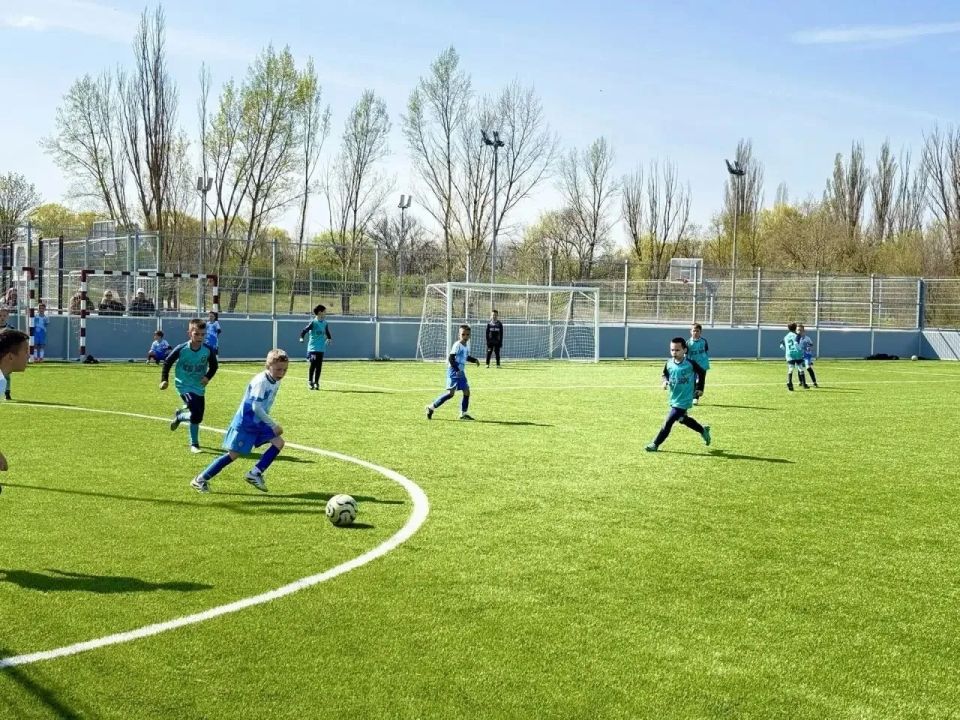 На базе Лутугинской спортивной школы, на ФОКОТе состоялся яркий футбольный турнир На базе Лутугинской спортивной школы, на ФОКОТе состоялся яркий футбольный турнир