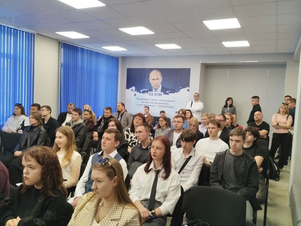 Опыт и новые знакомства. 17 апреля на базе центра «Пионер» состоялся республиканский турнир «Мнение молодежи», организованный Молодежным парламентом при Народном Совете ЛНР Опыт и новые знакомства. 17 апреля на базе центра «Пионер» состоялся республиканский турнир «Мнение молодежи», организованный Молодежным парламентом при Народном Совете ЛНР