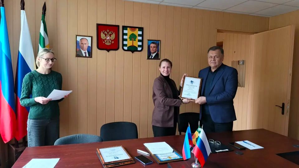 В администрации прошла церемония награждения муниципальных служащих в честь Дня местного самоуправления В администрации прошла церемония награждения муниципальных служащих в честь Дня местного самоуправления