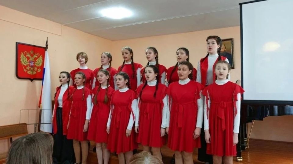 Учащиеся школы отметили юбилей Александра Зацепина Учащиеся школы отметили юбилей Александра Зацепина
