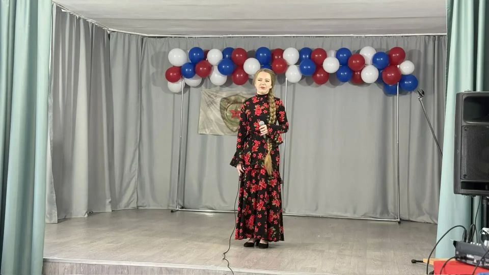 В стенах ГБОУ ЛНР «РСКШИ „Хрусталик“» состоялось яркое событие – концерт фронтовой бригады «За Родину!» В стенах ГБОУ ЛНР «РСКШИ „Хрусталик“» состоялось яркое событие – концерт фронтовой бригады «За Родину!»