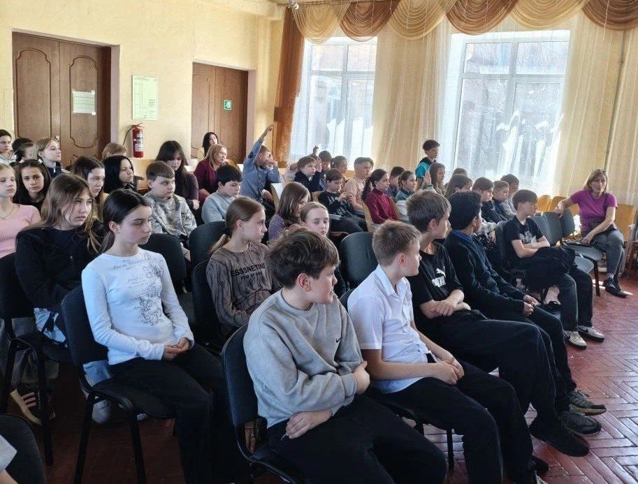 Тренерско-преподавательский состав алчевских спортивных школ посещает общеобразовательные учреждения города Тренерско-преподавательский состав алчевских спортивных школ посещает общеобразовательные учреждения города