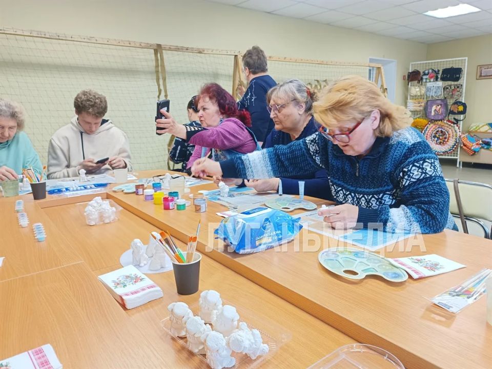 В Станично-Луганском округе успешно реализуется проект «Активное долголетие» В Станично-Луганском округе успешно реализуется проект «Активное долголетие»